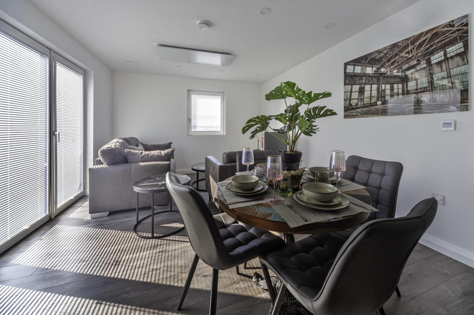 Stylish And Bright 2 Bed In Ashford Apartment Ashford (Kent)